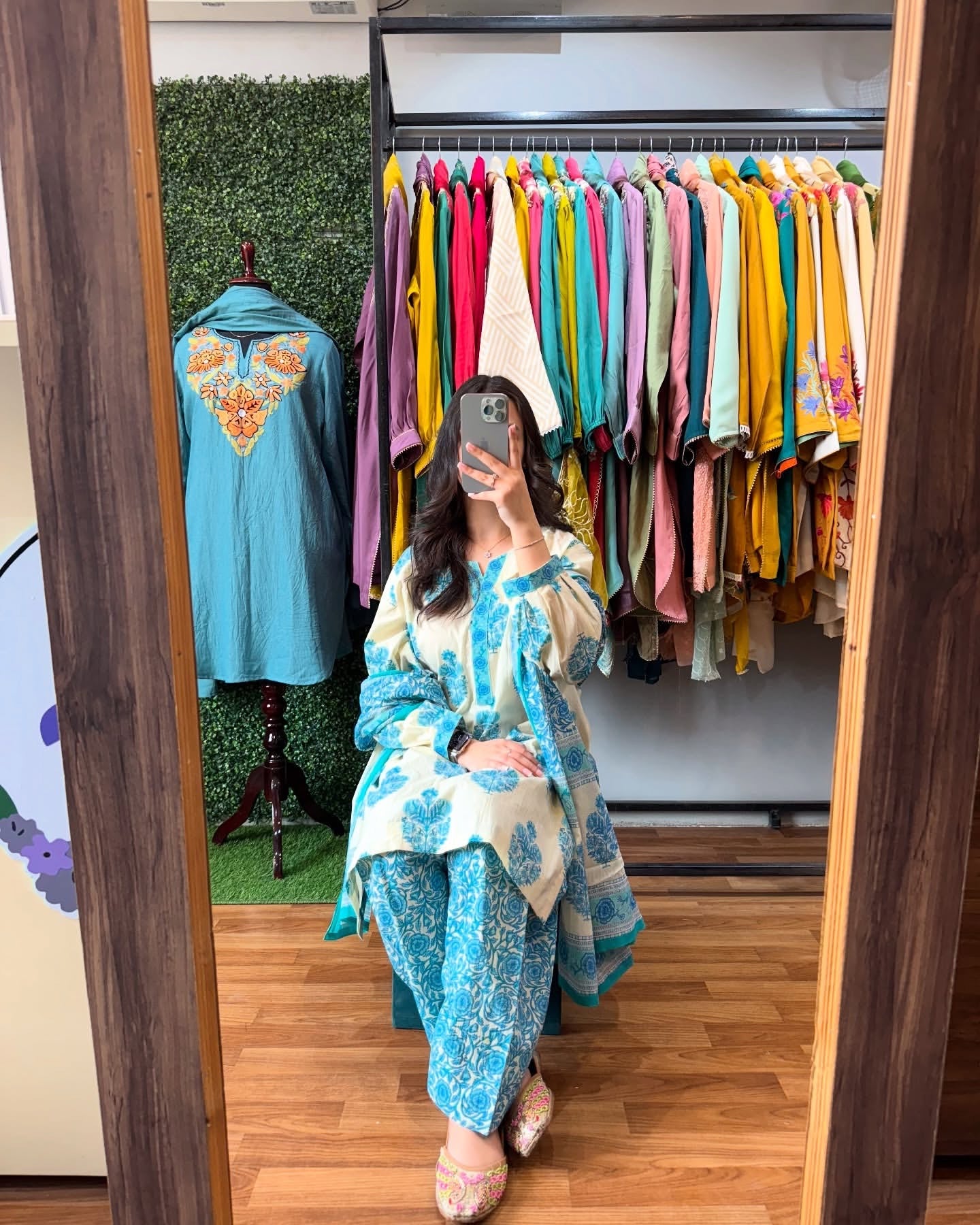 Printed Cotton Suit Sets Now in Four Striking Colors!  Primary Text