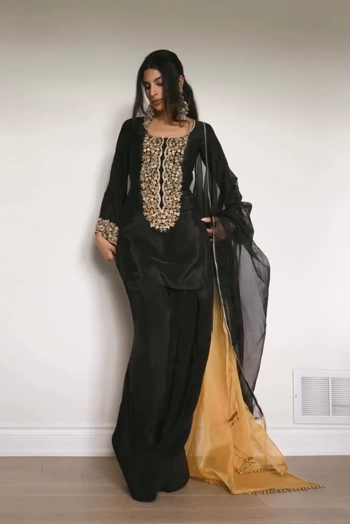 🌟 “Black Magic – Dazzle with Golden Elegance”