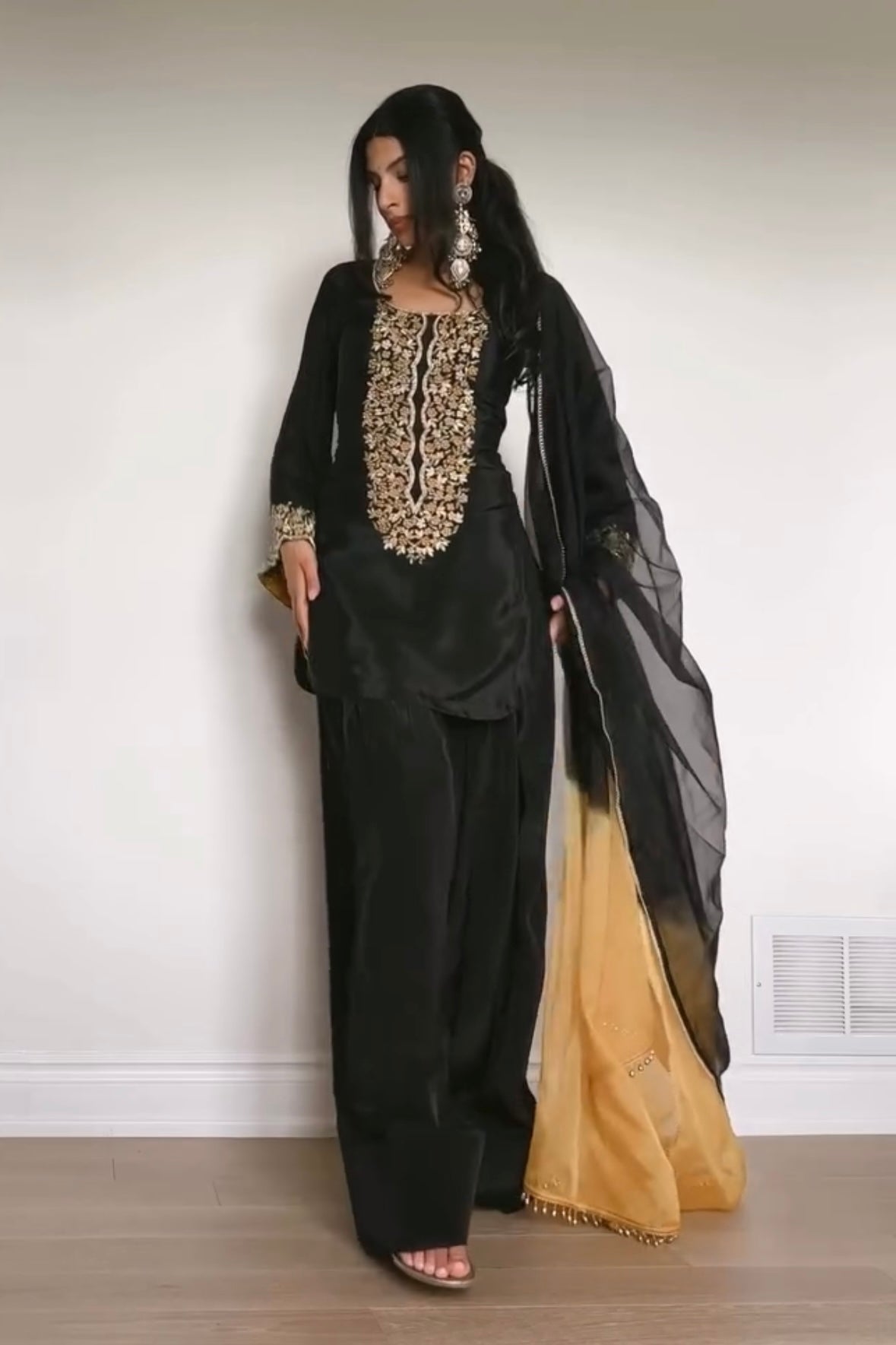 🌟 “Black Magic – Dazzle with Golden Elegance”