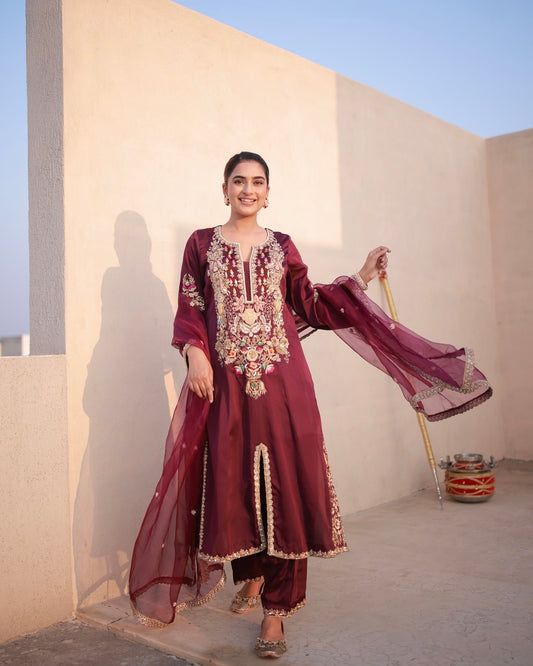 🌸 “Bloom in Elegance – Exquisite Maroon Embroidered Suit”