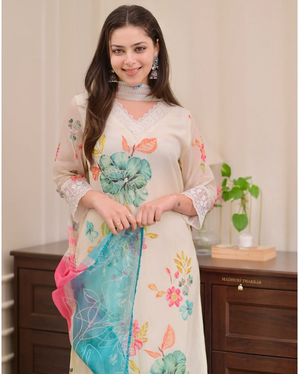 Effortlessly Elegant: Floral Printed Kurta Set With Pastel Dupatta