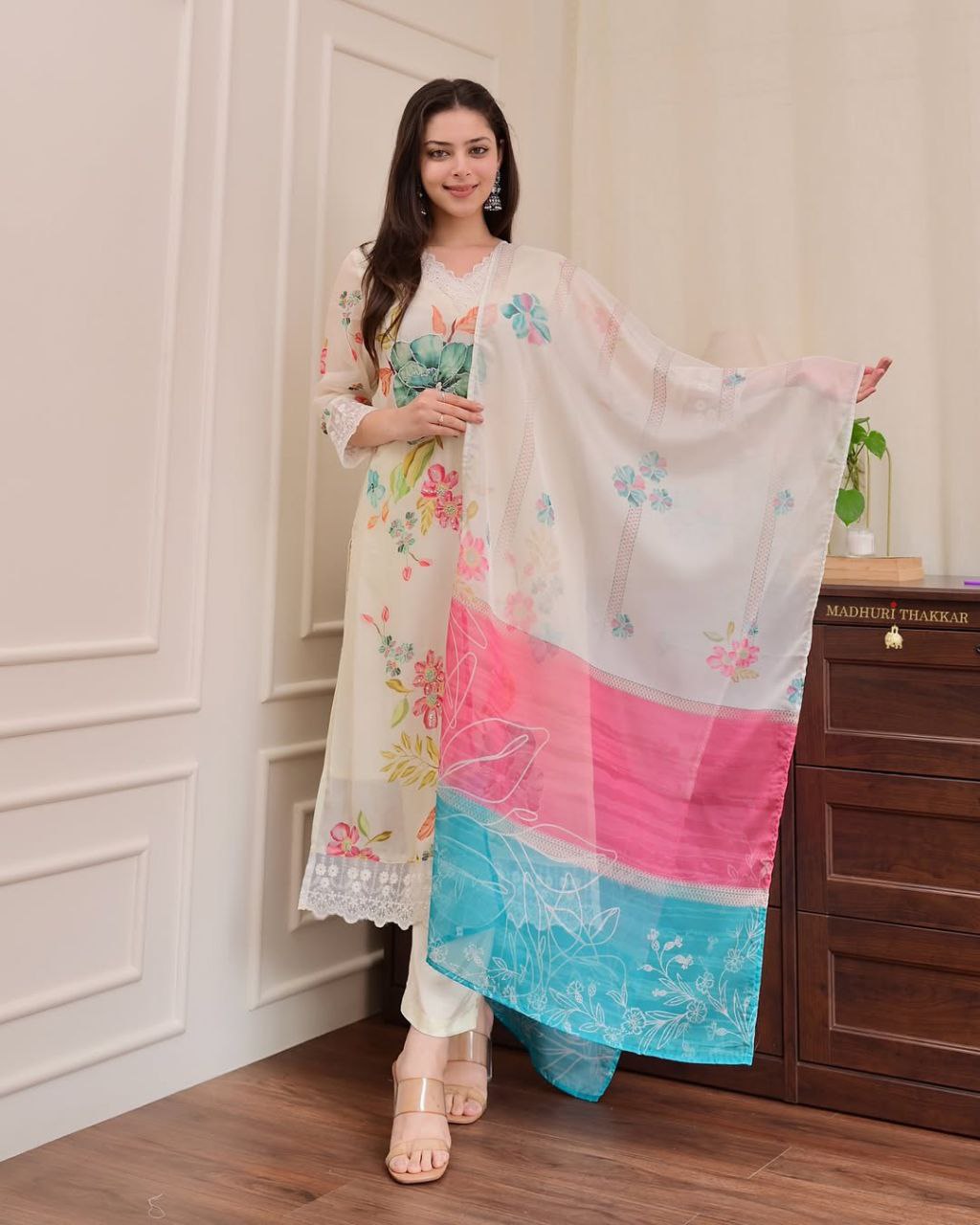 Effortlessly Elegant: Floral Printed Kurta Set With Pastel Dupatta