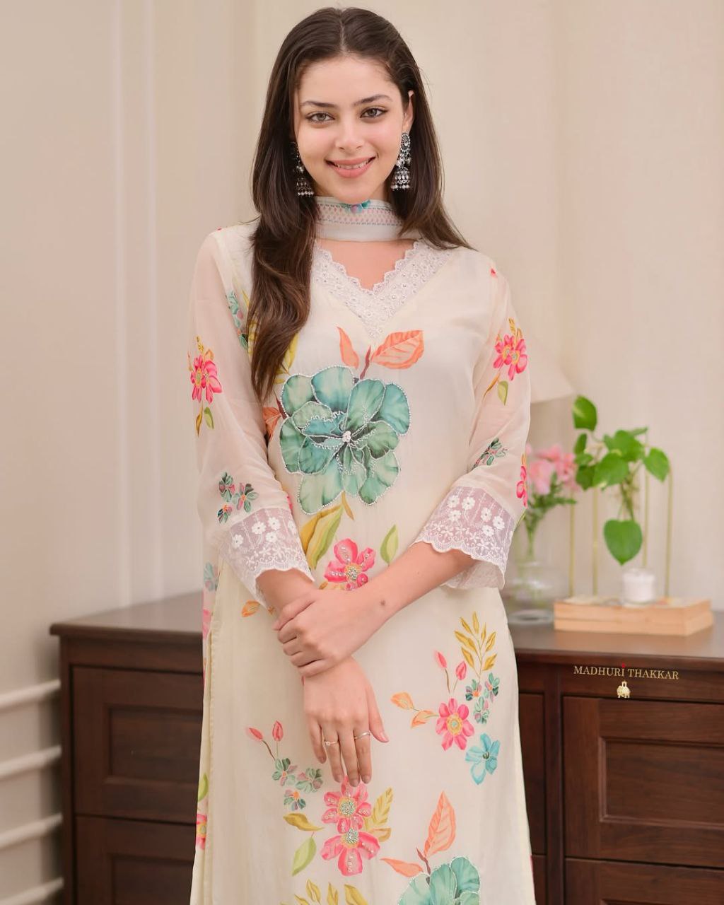 Effortlessly Elegant: Floral Printed Kurta Set With Pastel Dupatta